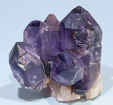 Quartz (variety amethyst) doubly terminated.