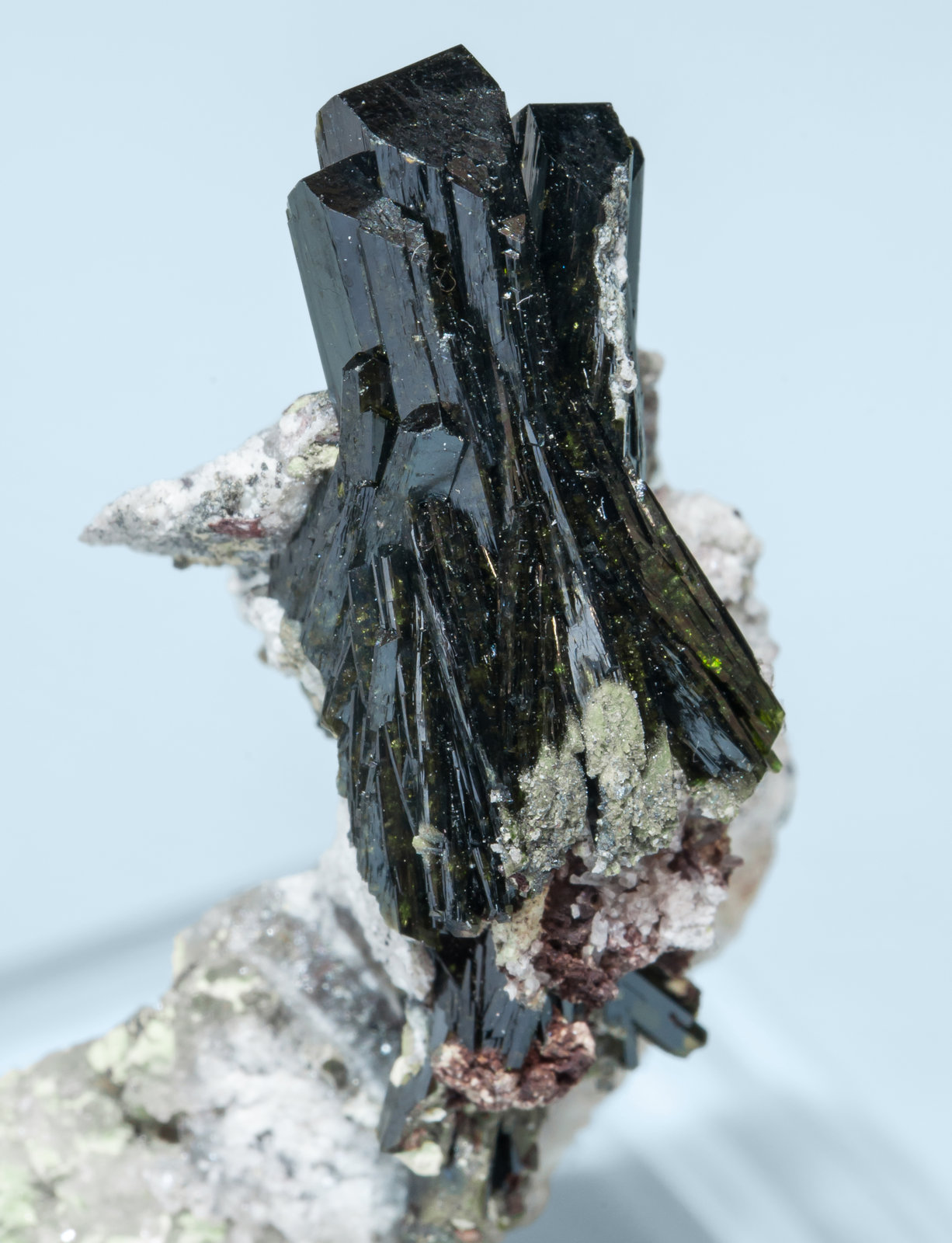 specimens/s_imagesAL2/Olivenite-TR92AL2d.jpg