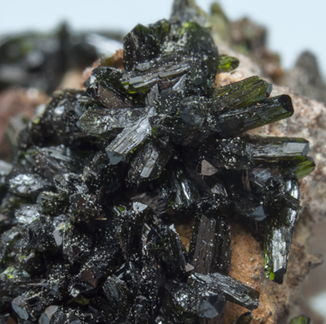 Olivenite with Quartz. 