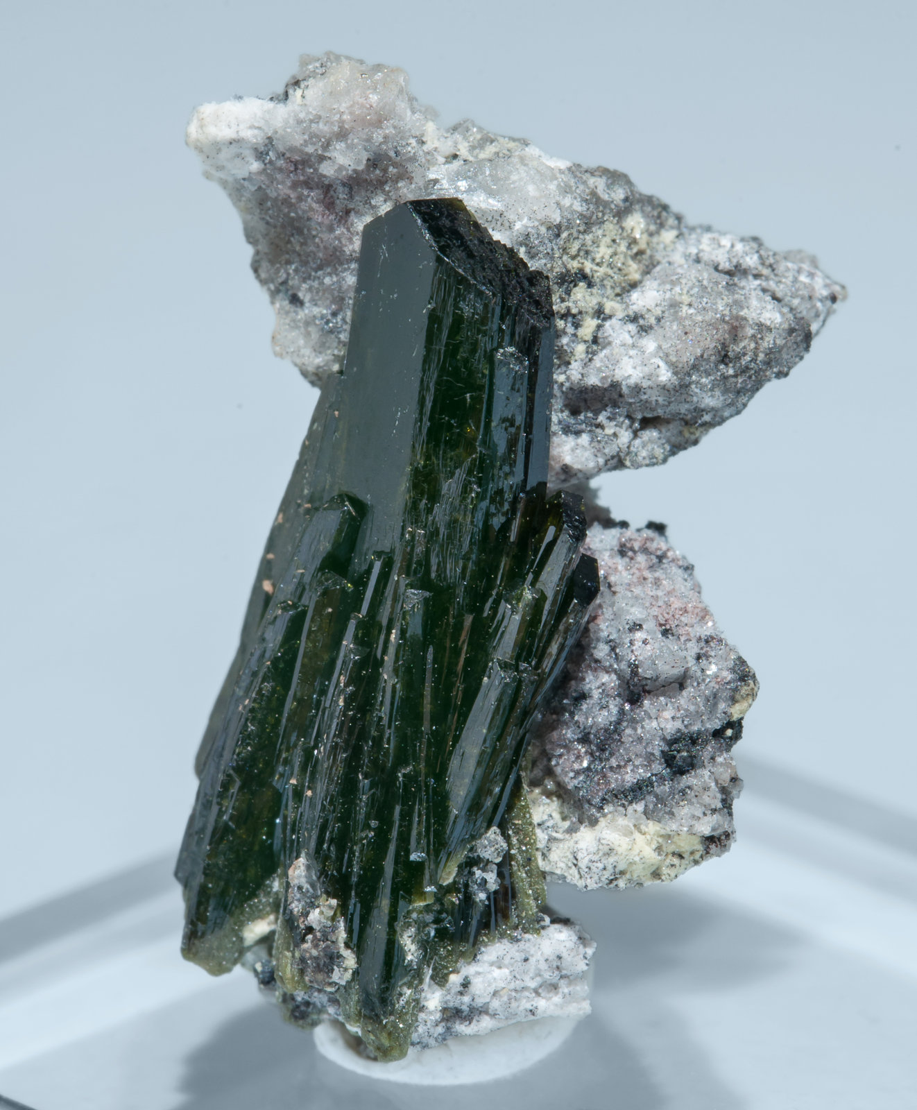 specimens/s_imagesAL2/Olivenite-TV99AL2s.jpg