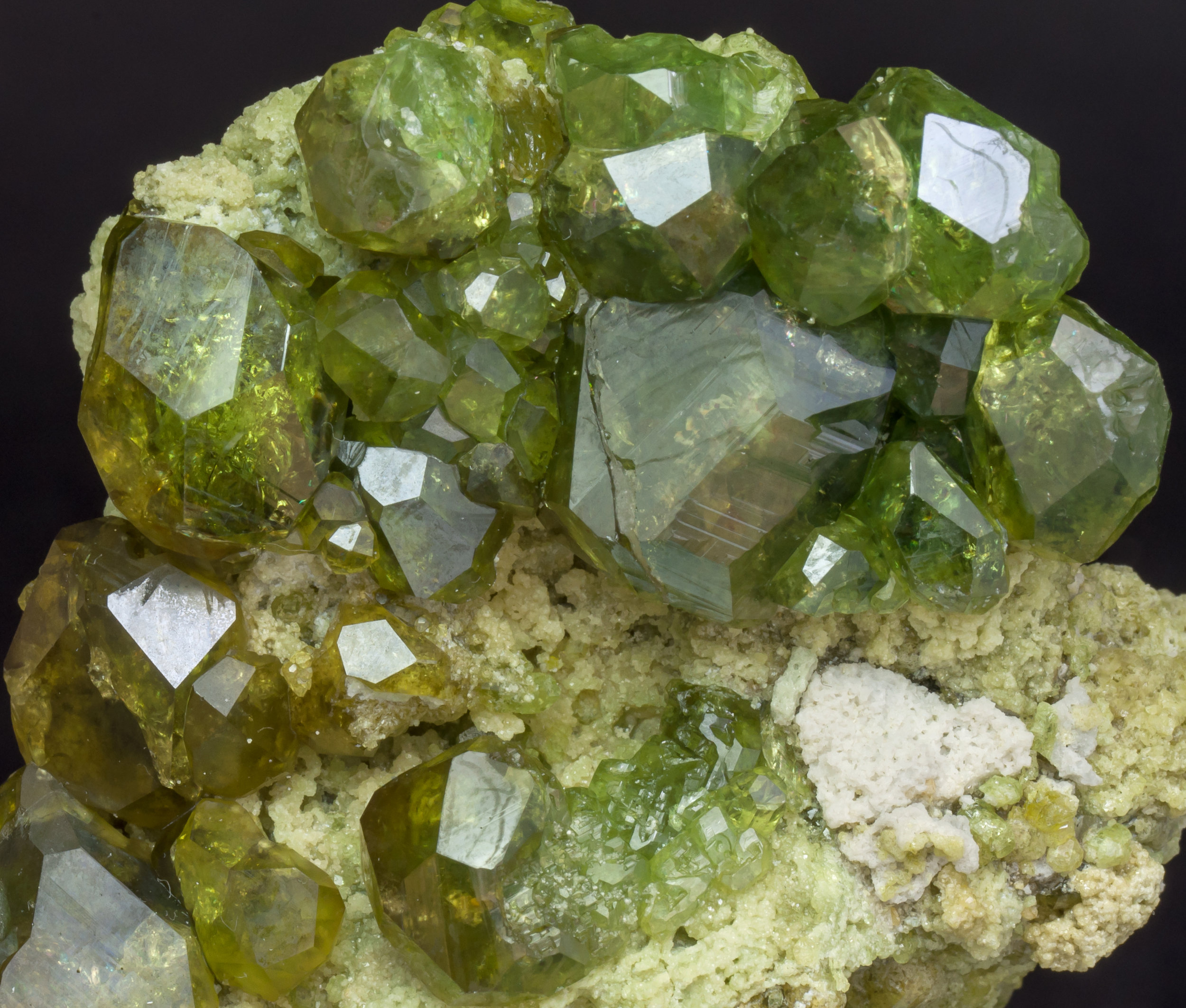 specimens/s_imagesAL3/Andradite_demantoid-MT86AL3d.jpg