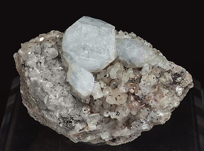 Fluorapophyllite-(K) With Quartz and Prehnite. 