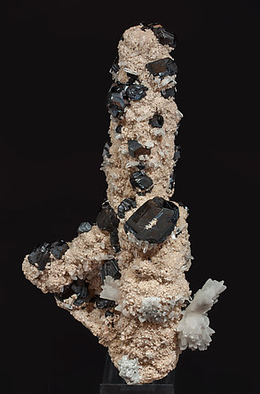 Rhodochrosite with Sphalerite, Quartz and Calcite. Side