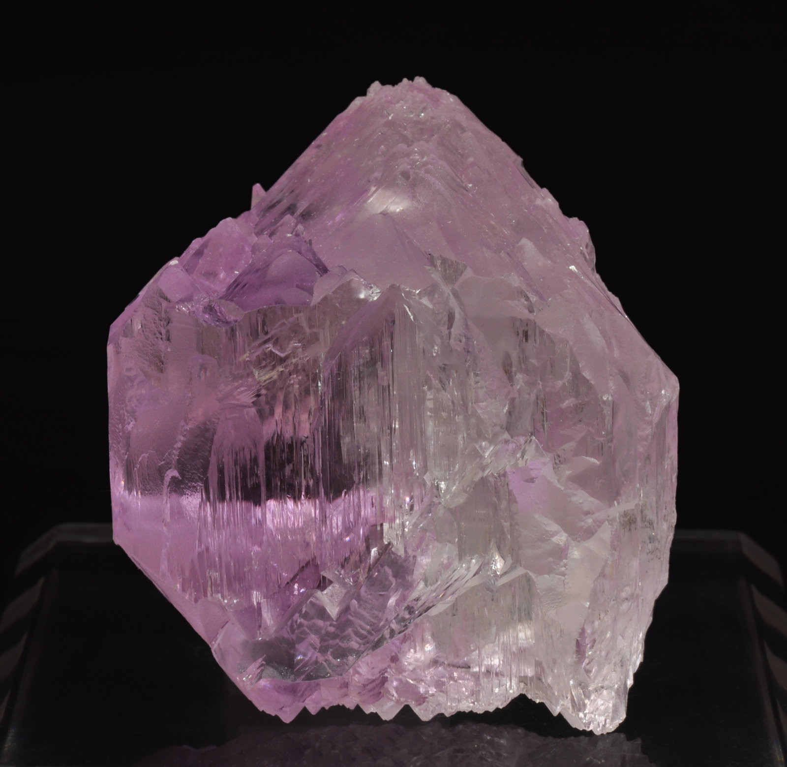 specimens/s_imagesAL4/Spodumene_kunzite-MV92AL4s.jpg