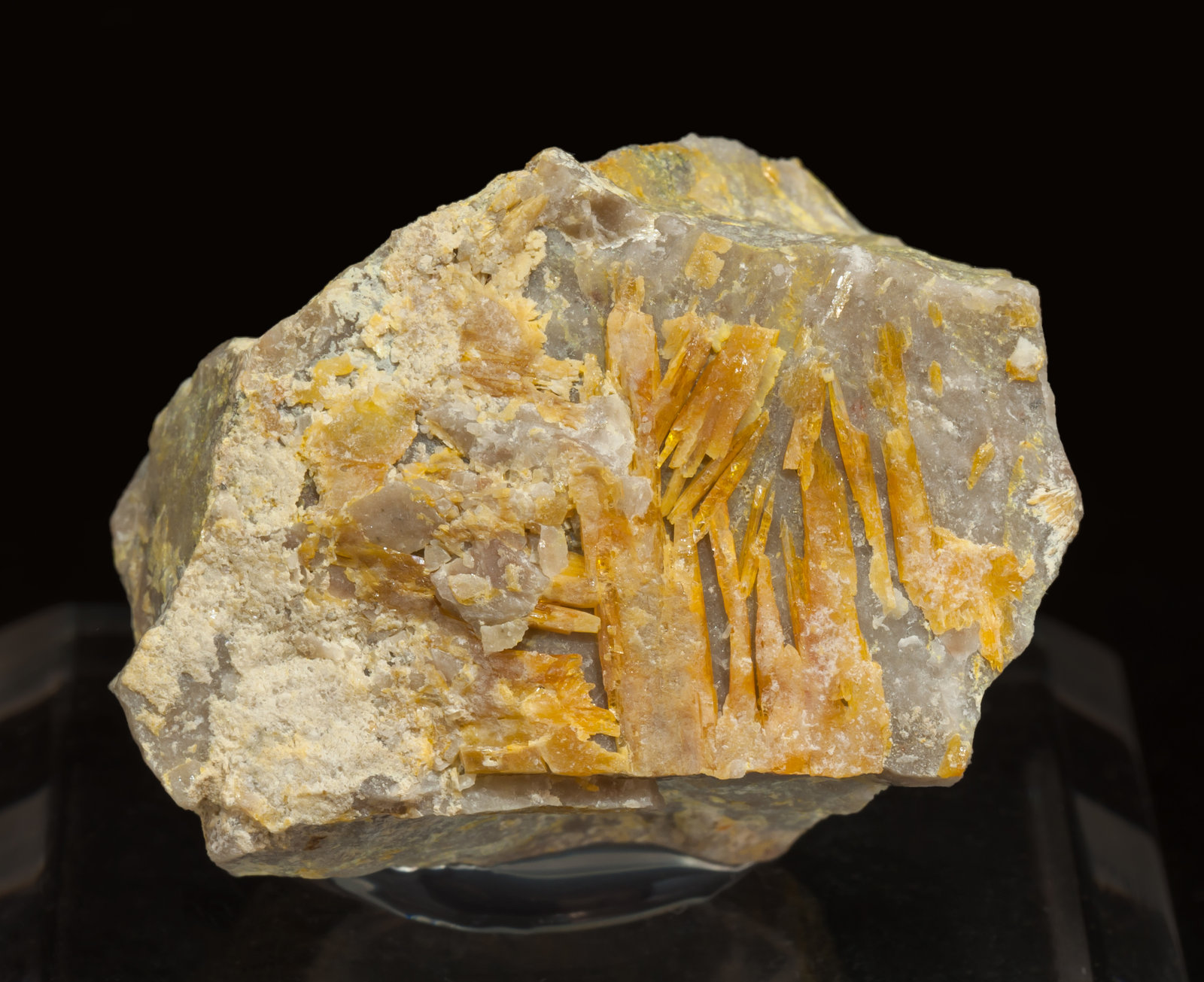specimens/s_imagesAL4/Tellurite-TY48AL4f.jpg