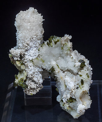 Calcite (variety kanonenspat) with Epidote. 