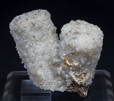 Calcite (variety kanonenspat) with Quartz.