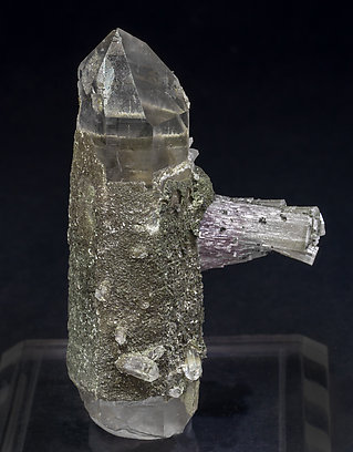 Fluorapatite with Quartz and Chlorite.