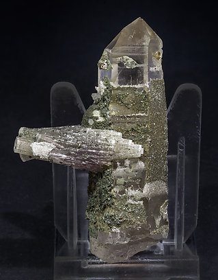 Fluorapatite with Quartz and Chlorite. Rear