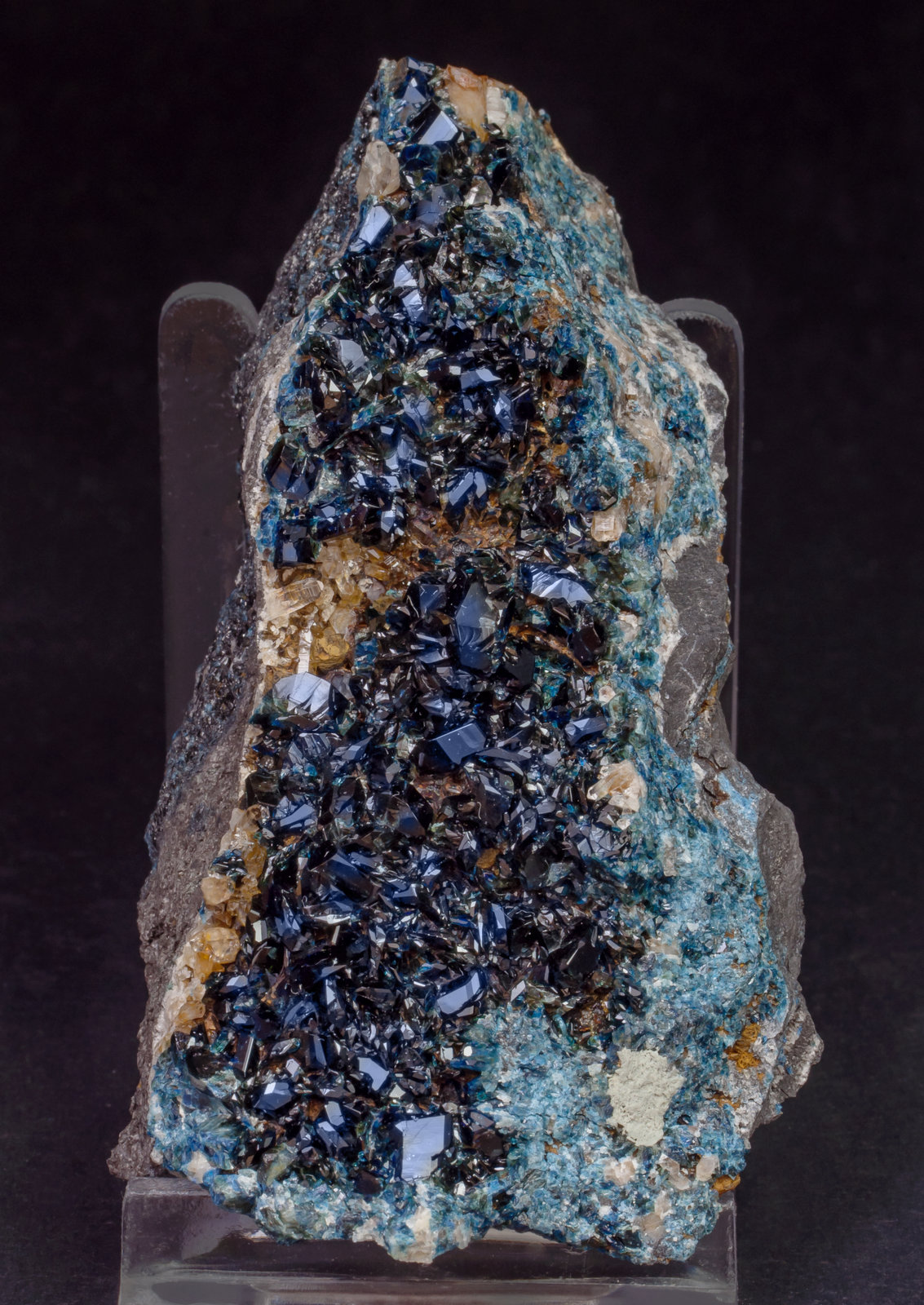 specimens/s_imagesAL5/Lazulite-MB47AL5f.jpg