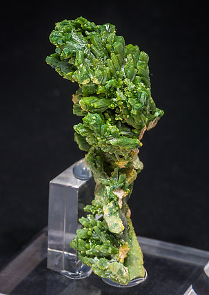 Pyromorphite with Quartz. Side