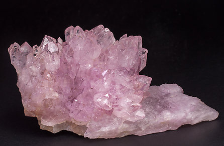 Quartz (variety rose quartz).