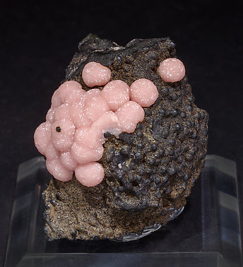 Rhodochrosite with Hisingerite-Neotocite (Series).