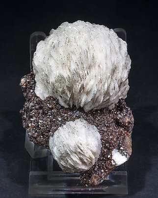 Baryte with Sphalerite and Pyrite.