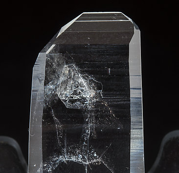 Twinned Quartz (japan law twin). Detail