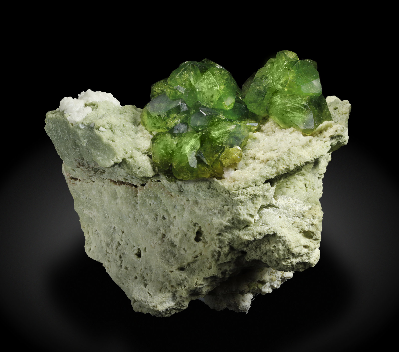 specimens/s_imagesAL7/Andradite_demantoid-MA27AL7_0830_t.jpg