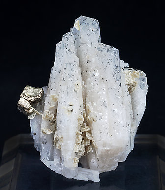 Pyrite with Baryte and Siderite.