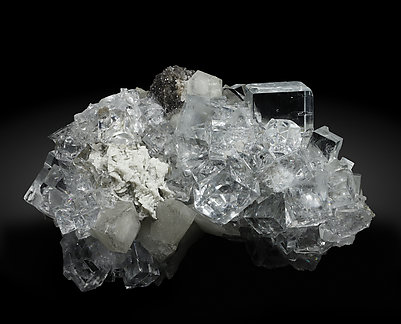 Fluorite with Calcite and Dolomite. Front / Photo: Joaquim Callén
