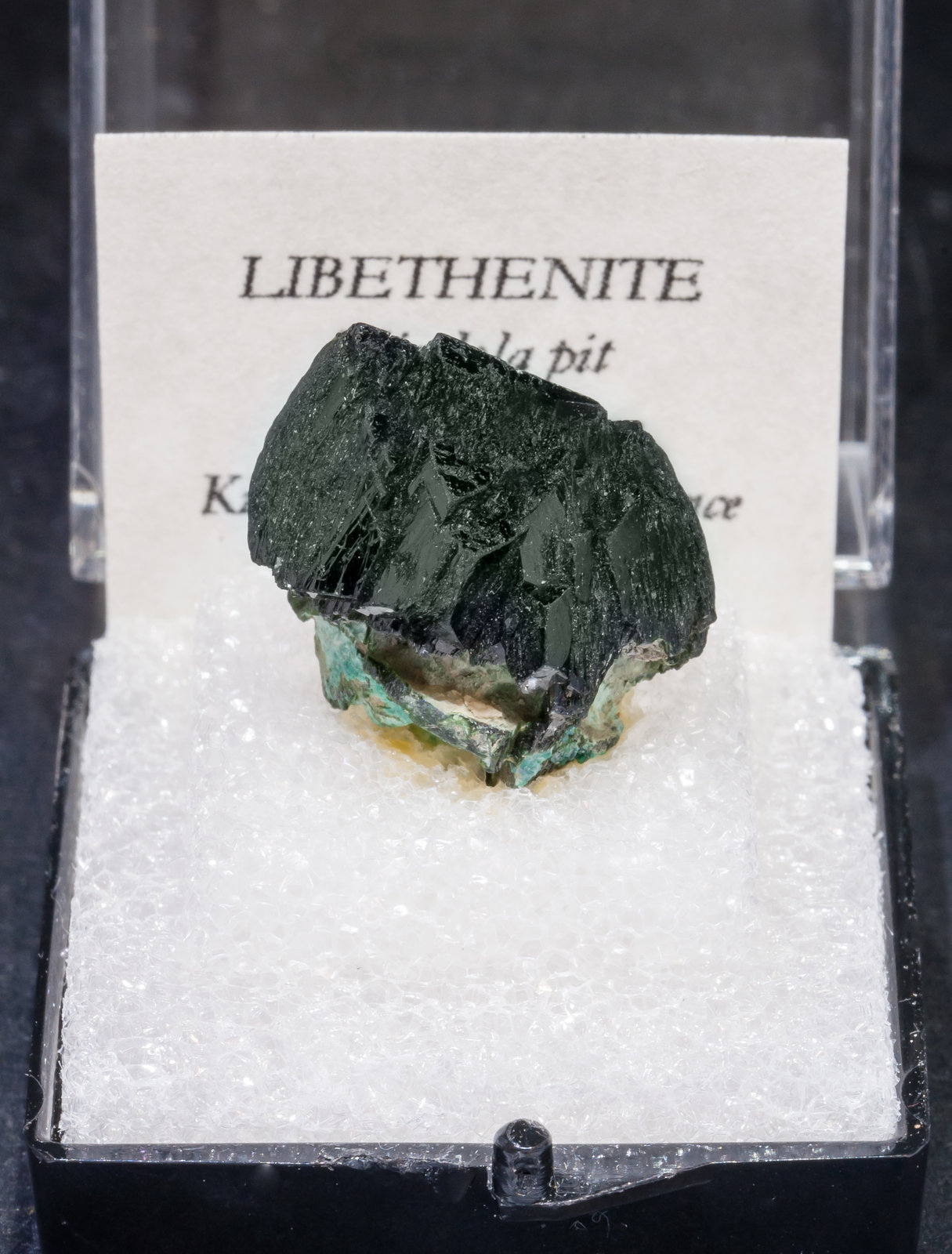 specimens/s_imagesAL8/Libethenite-TV96AL8f1.jpg