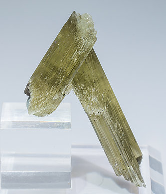 Twinned Diaspore with Rutile. Front - Led light