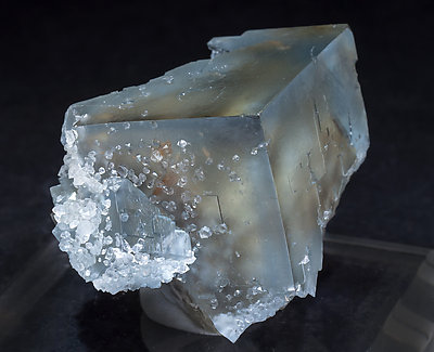 Fluorite with Quartz. Side