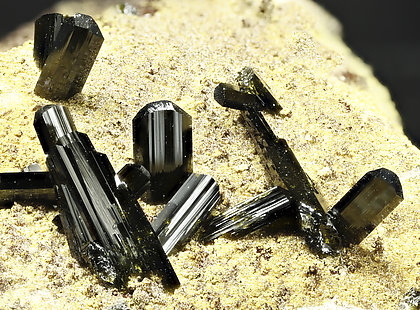 Olivenite. Detail / Photo: Joaquim Calln