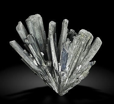 Stibnite. Rear / Photo: Joaquim Calln