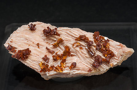 Vanadinite with Baryte. 