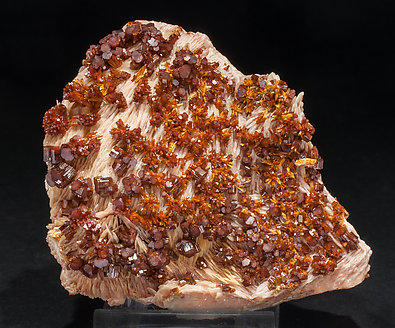 Vanadinite with Baryte. Side