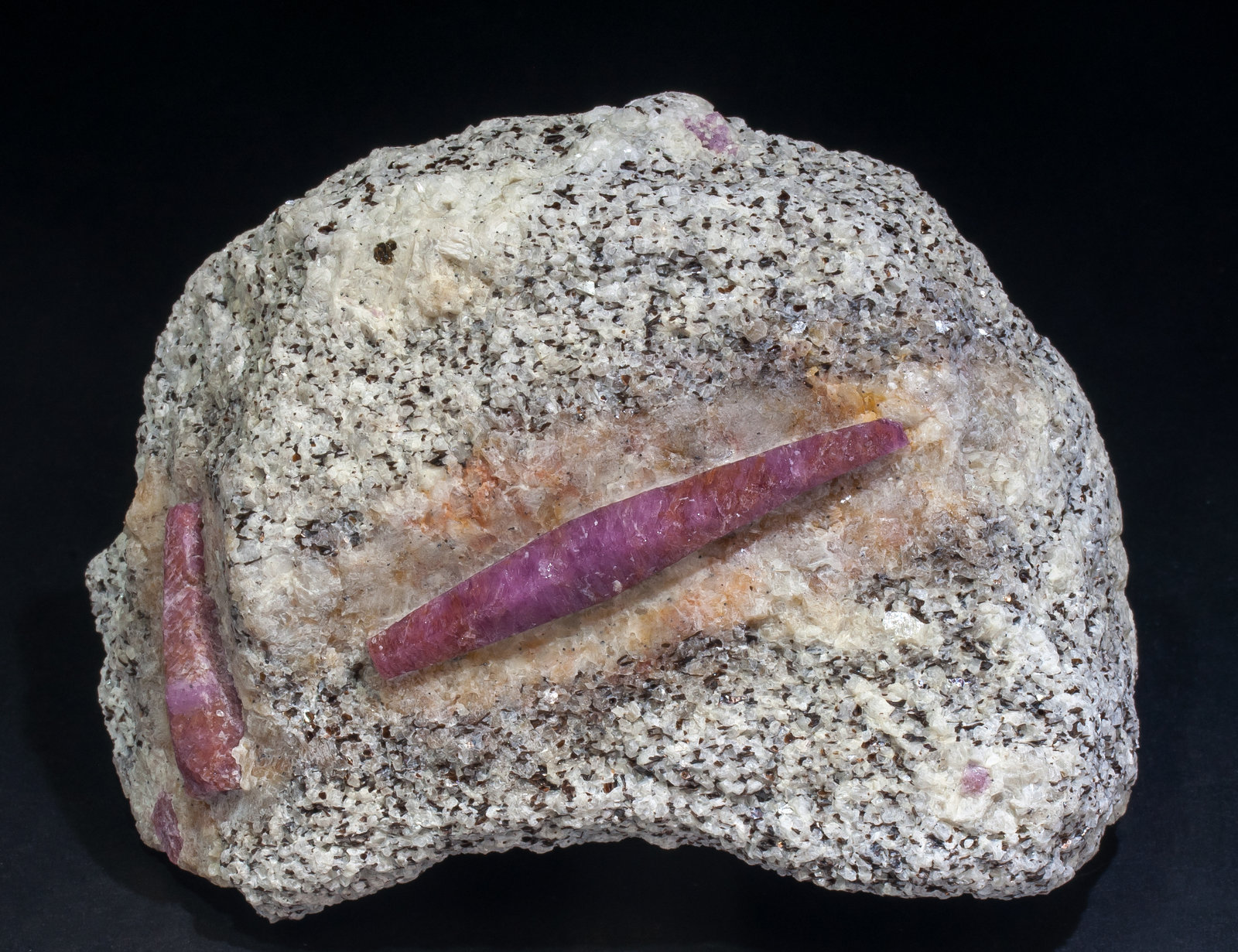 specimens/s_imagesAM1/Corundum-EX88AM1f.jpg