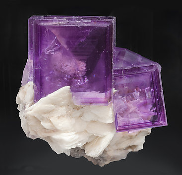 Fluorite with Baryte. Front