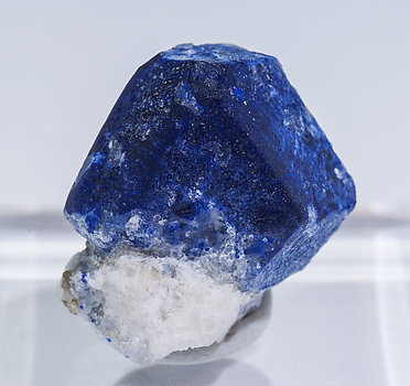 Lazurite with Calcite.