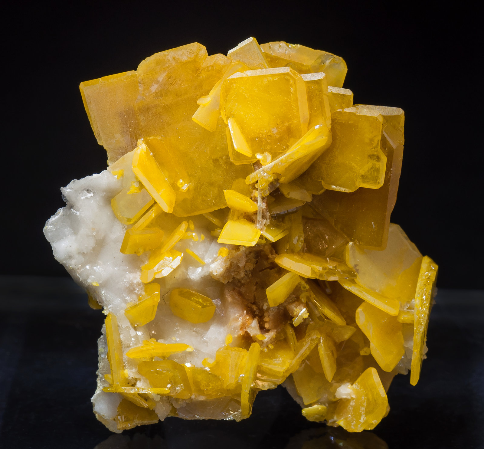 specimens/s_imagesAM1/Wulfenite-EH14AM1f.jpg