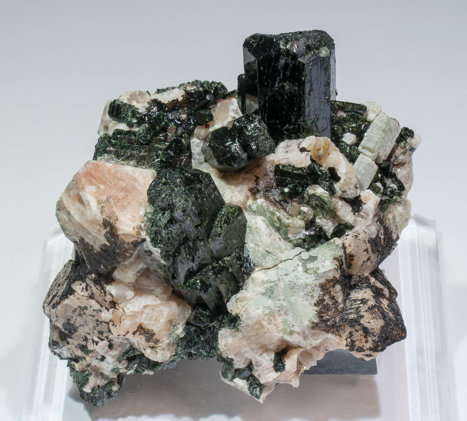 specimens/s_imagesAM2/Diopside-GR27AM2f.jpg