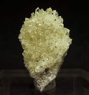 Fluorapophyllite-(K).