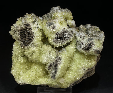 Fluorapophyllite-(K) with Harmotome and Calcite.