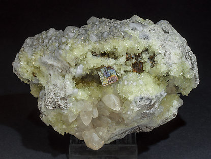 Fluorapophyllite-(K) with Harmotome, Calcite and Pyrite. Top