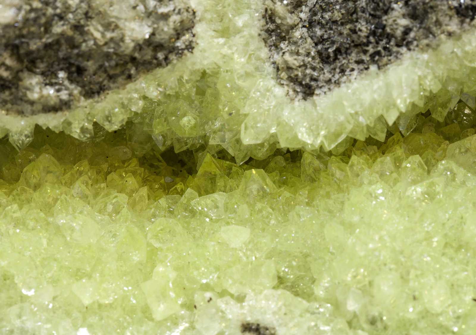 specimens/s_imagesAM2/Fluorapophyllite-K-HG49AM2d1.jpg