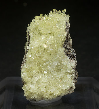 Fluorapophyllite-(K).