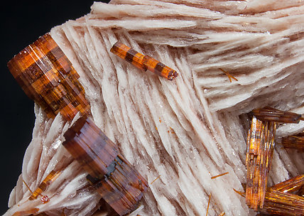 Vanadinite with Baryte. 