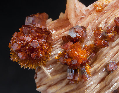 Vanadinite with Baryte. 