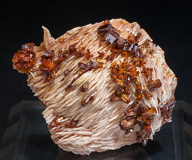 Vanadinite with Baryte. 