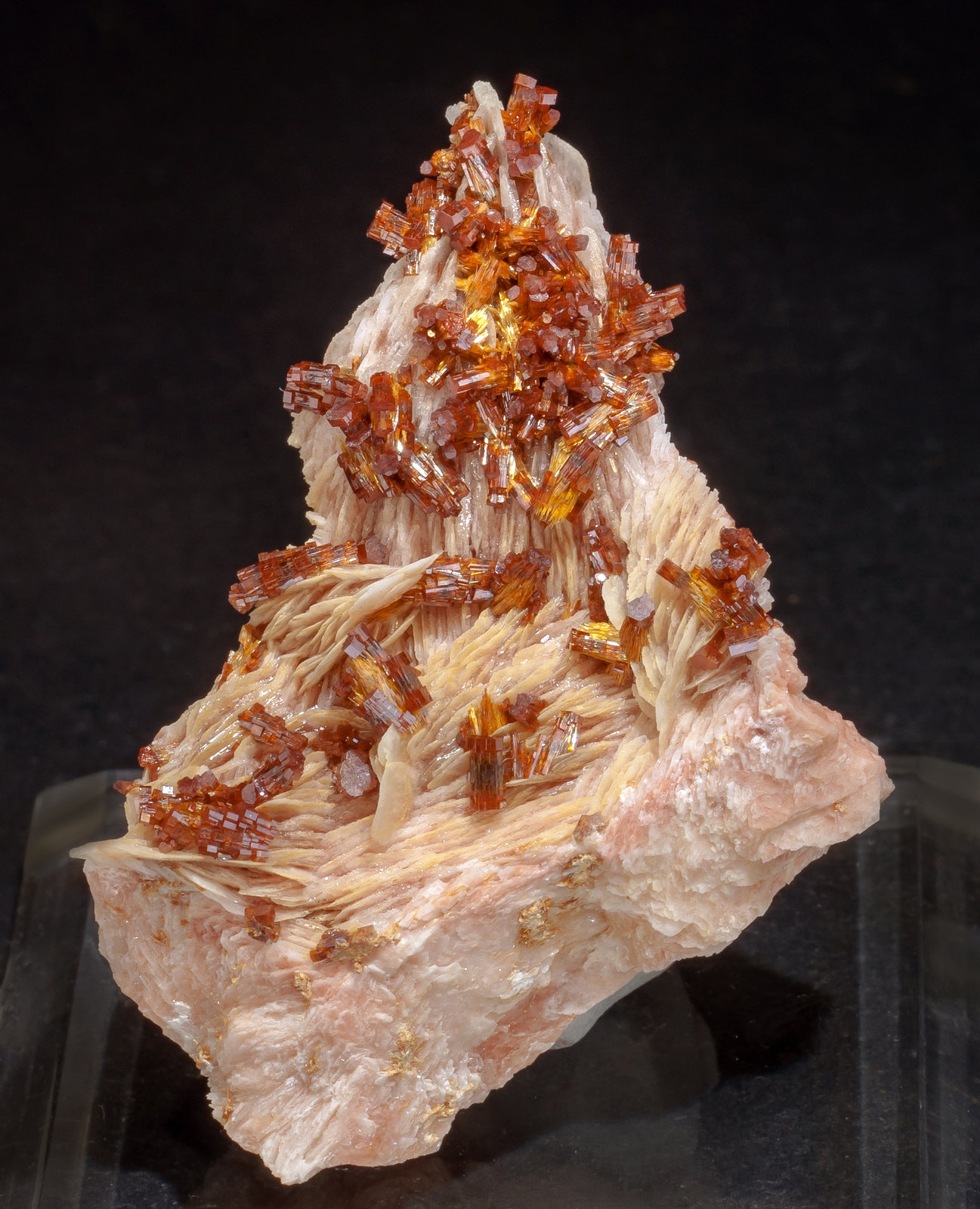 specimens/s_imagesAM2/Vanadinite-EG6AM2f.jpg