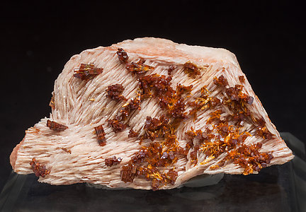 Vanadinite with Baryte.