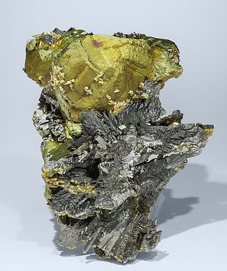 Chalcopyrite with Arsenopyrite and Siderite.