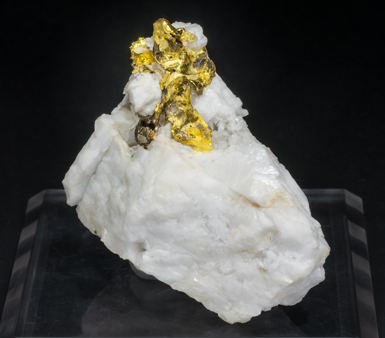 Gold with Quartz. Side