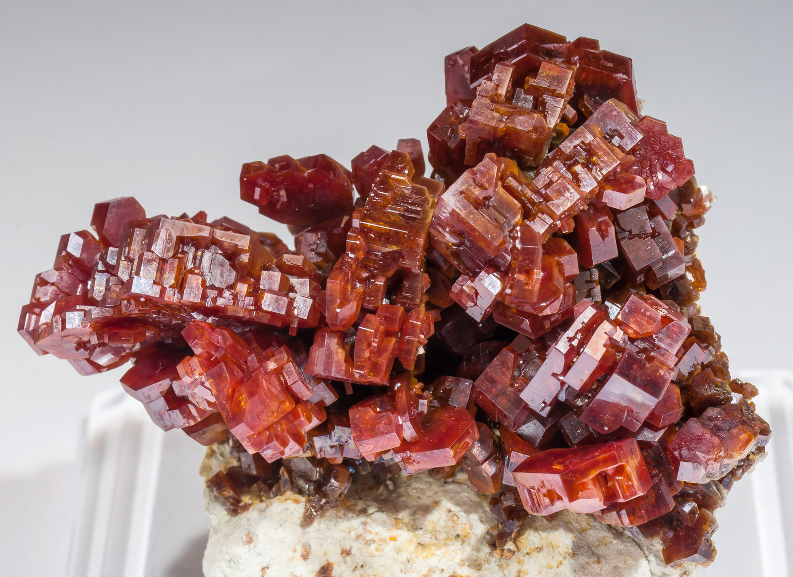 specimens/s_imagesAM3/Vanadinite-EL96AM3d1.jpg