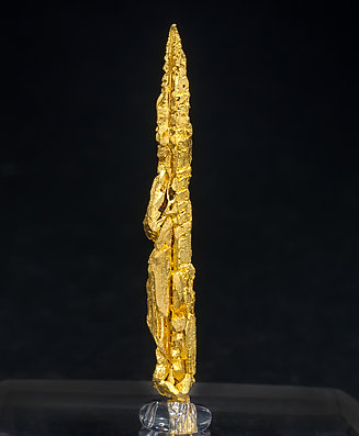 Oro (macla de la espinela). Vista posterior