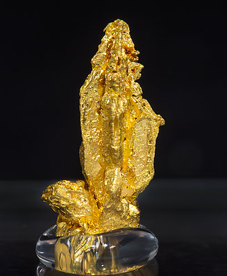 Gold (spinel twin). Front