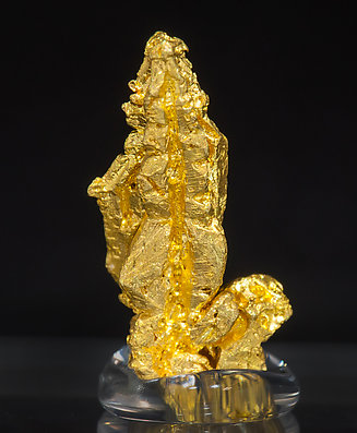 Gold (spinel twin). Rear